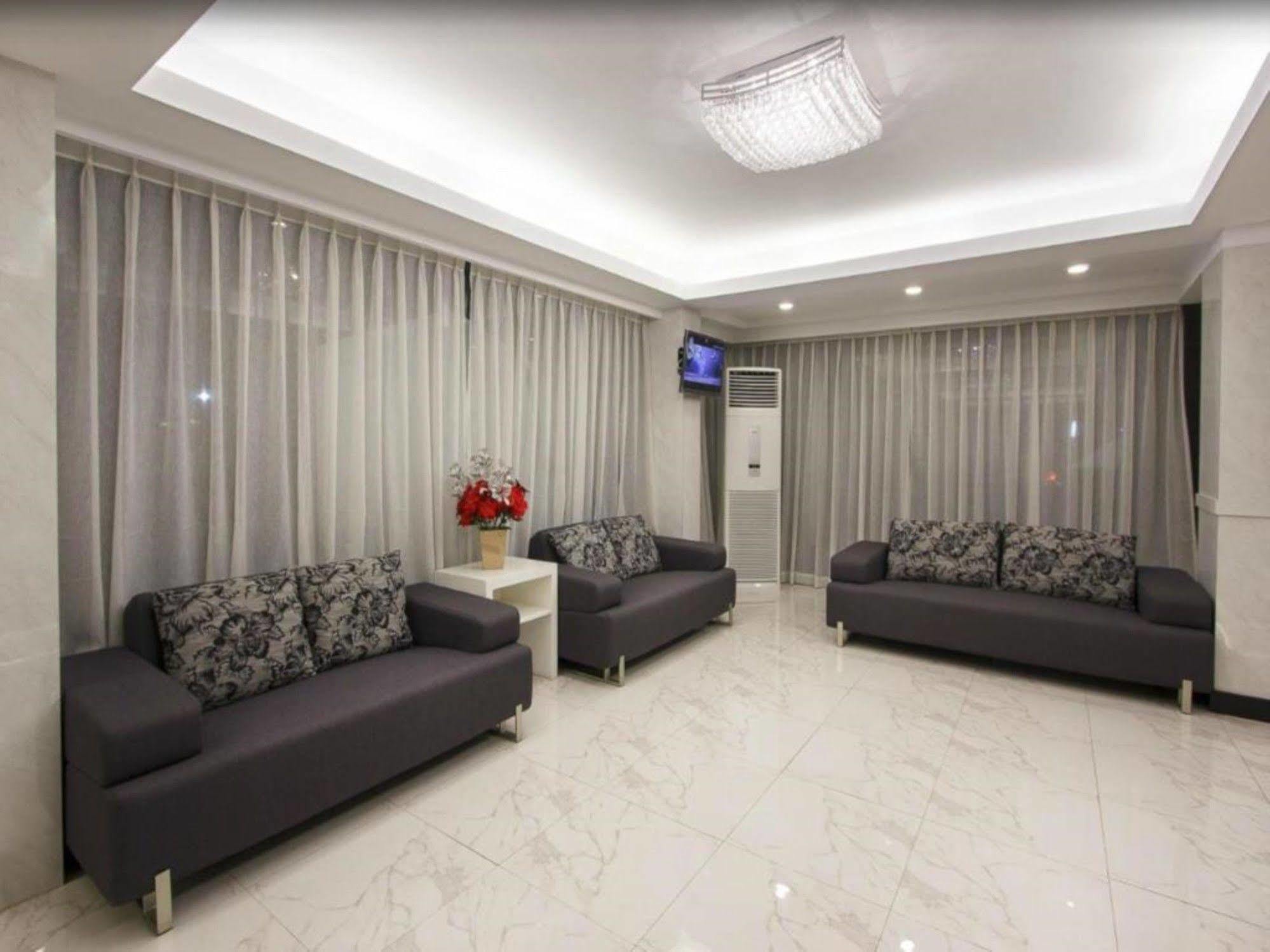 Hotel Esta Yangon Exteriör bild